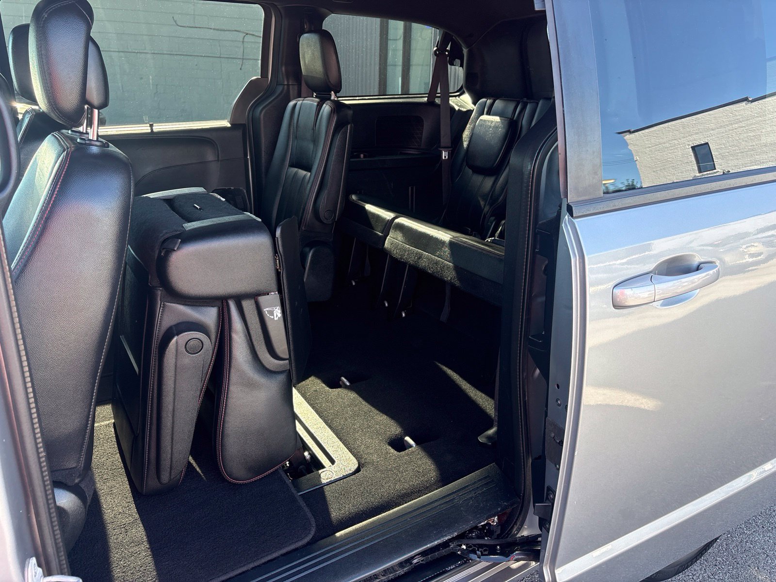Used 2019 Dodge Grand Caravan GT FWD image 14