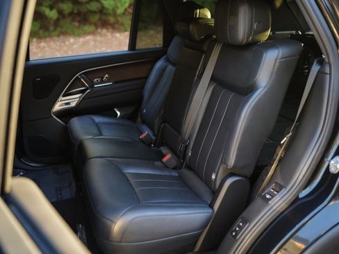 Used 2023 Land Rover Range Rover Long Wheelbase SE image 23