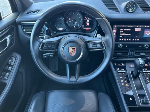 Used 2024 Porsche Macan image 16