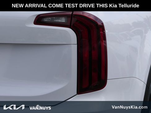 Used 2023 Kia Telluride LX image 4