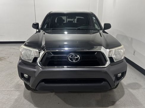 Used 2015 Toyota Tacoma SR5 w/ SR5 Package image 10