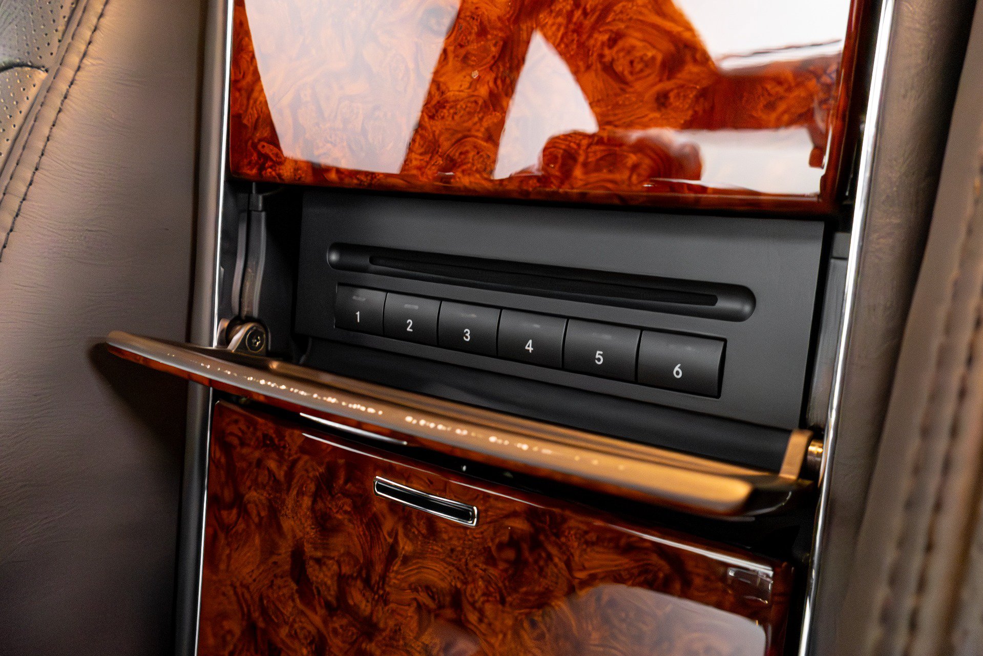 Used 2004 Maybach 57 RWD image 27