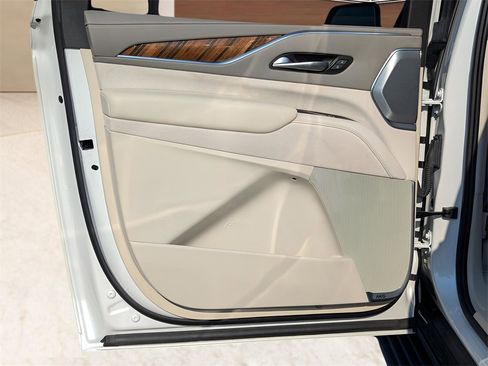 Certified 2023 Cadillac Escalade ESV Sport Platinum w/ LPO, ONYX Package image 20