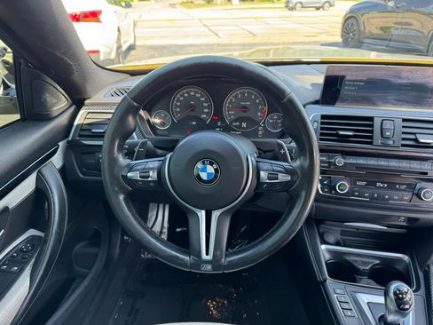 Used 2017 BMW M4 Coupe RWD image 32