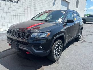 Used 2024 Jeep Compass Trailhawk AWD/4WD video 1