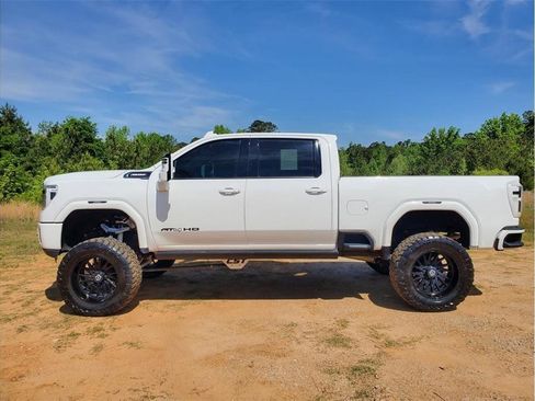 Used 2022 GMC Sierra 2500 AT4 w/ AT4 Preferred Package AWD/4WD image 4