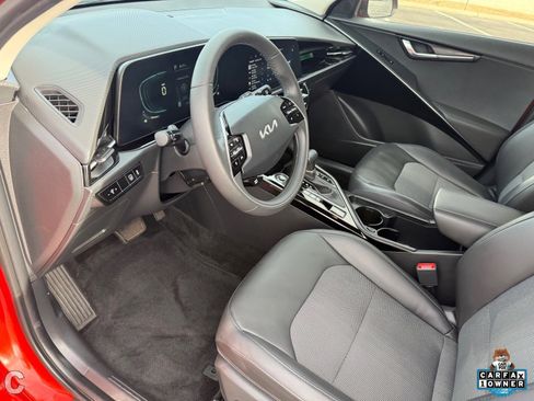 Used 2023 Kia Niro EX image 19