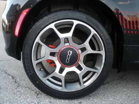 Used 2012 FIAT 500 Sport w/ Safety & Sound Pkg FWD image 40
