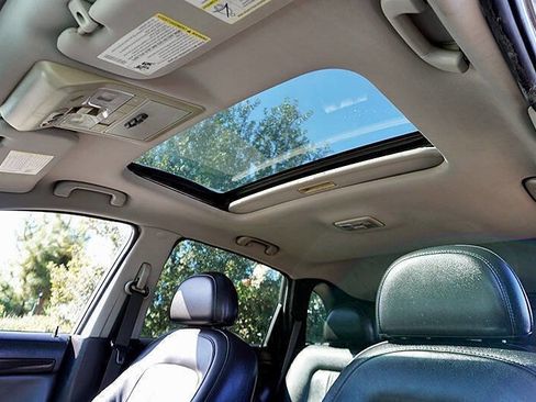 Used 2013 Chevrolet Captiva Sport LTZ image 17