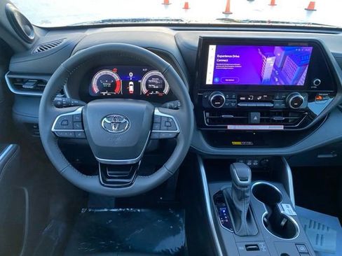 New 2026 Toyota Highlander XSE image 15