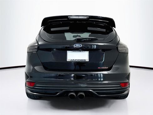 Used 2018 Ford Focus ST w/ Equipment Group 402A FWD image 9