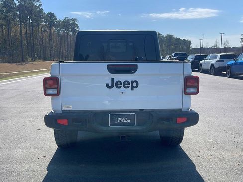 Certified 2021 Jeep Gladiator Willys image 6