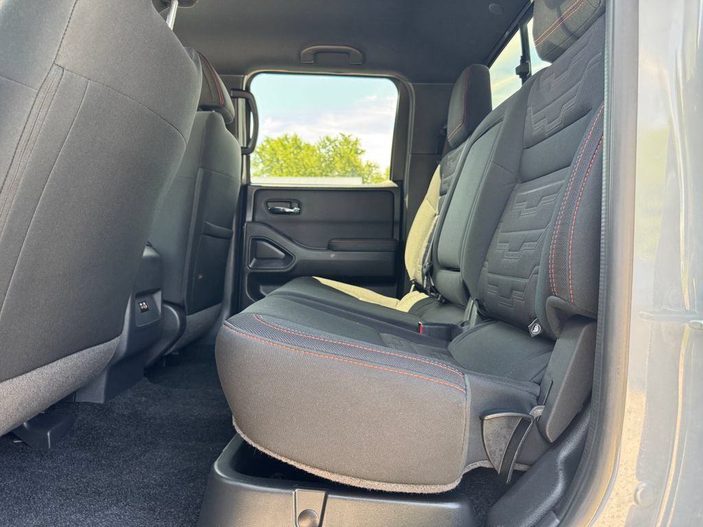Used 2023 Nissan Frontier PRO-4X w/ Technology Package AWD/4WD image 33