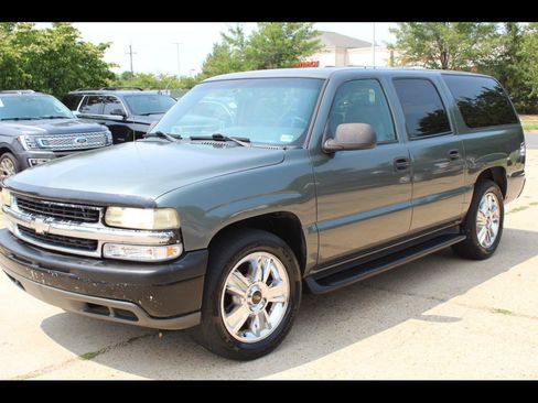 Used 2002 Chevrolet Suburban LS RWD image 1