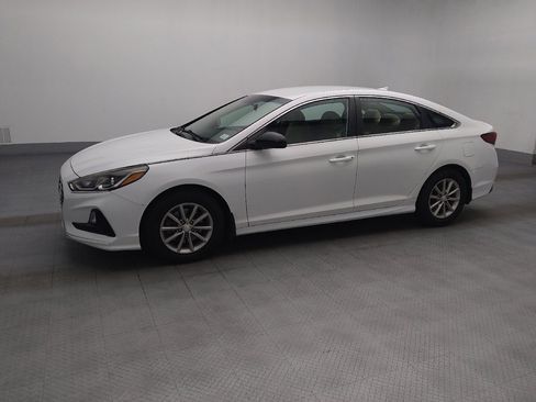 Used 2019 Hyundai Sonata SE w/ Cargo Package FWD image 2