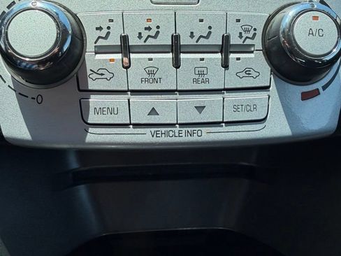 Used 2015 Chevrolet Equinox LS FWD image 18