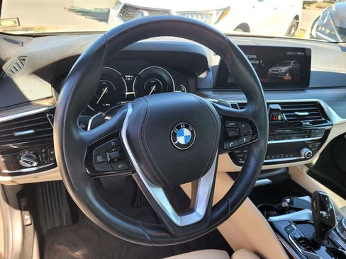 Used 2018 BMW 530e RWD image 11