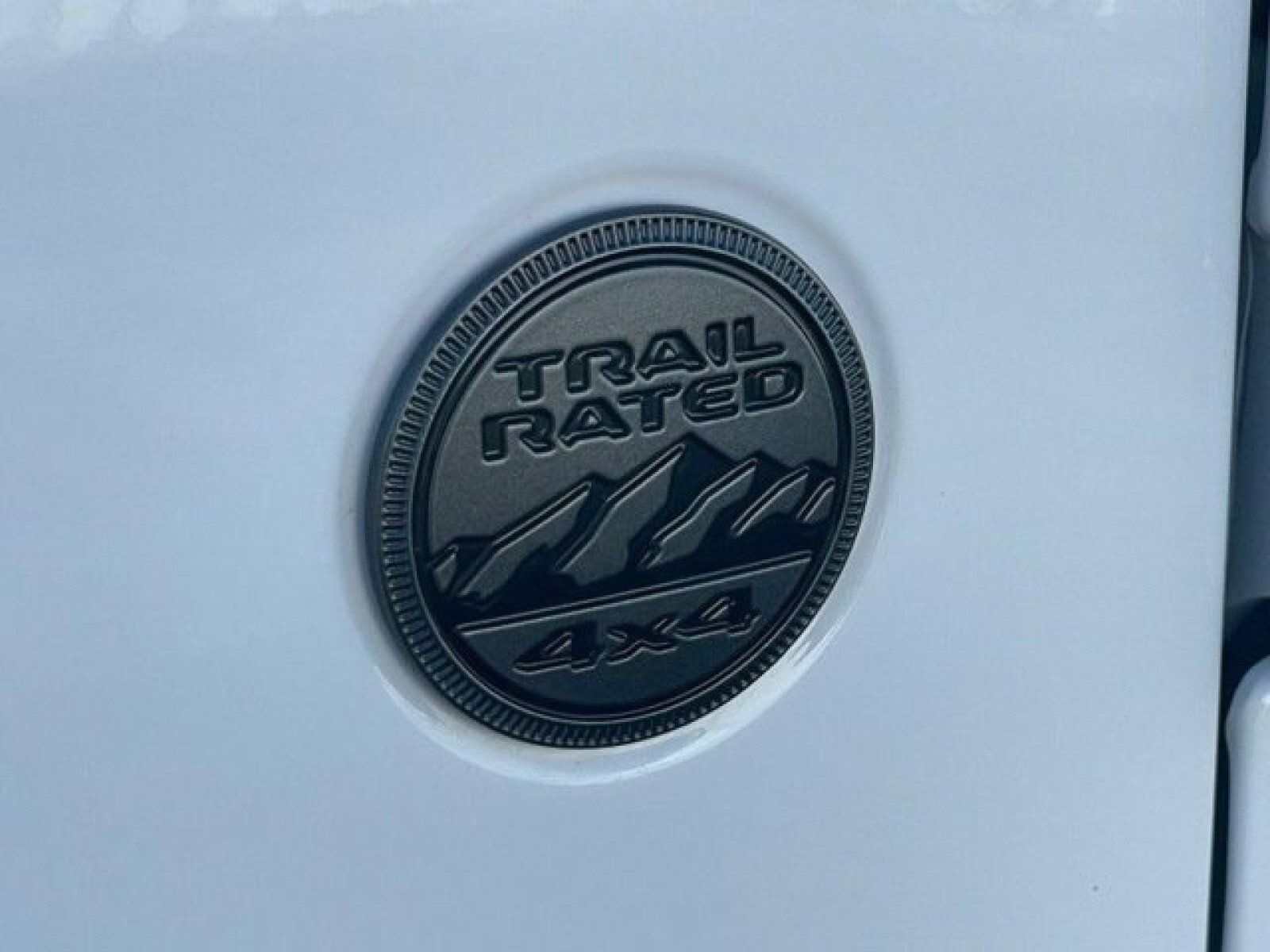 Used 2021 Jeep Gladiator Overland AWD/4WD image 3