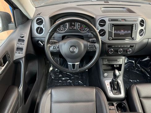 Used 2017 Volkswagen Tiguan S FWD image 22