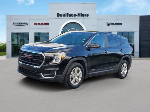 Used 2024 GMC Terrain SLE FWD image 3