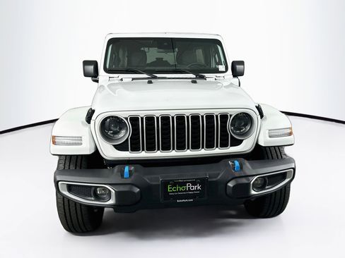 Used 2024 Jeep Wrangler Unlimited Sahara AWD/4WD image 2