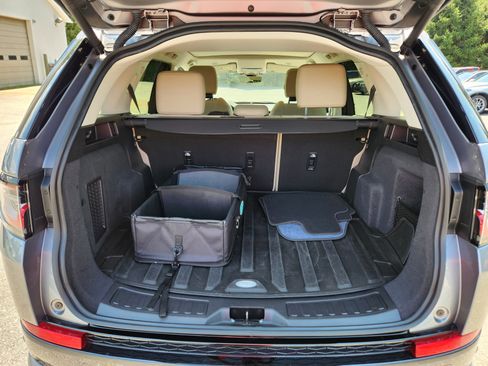 Certified 2024 Land Rover Discovery Sport S image 8