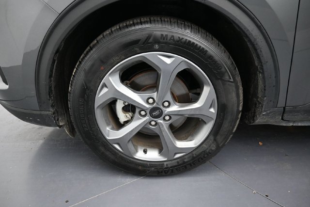 Certified 2025 Ford Escape ST-Line FWD image 9