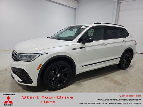Used 2023 Volkswagen Tiguan SE R-Line AWD/4WD image 1