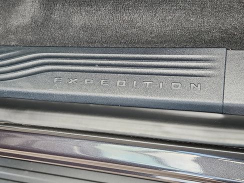 Used 2025 Ford Expedition Platinum w/ Stealth Performance Package AWD/4WD image 17