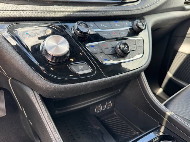 Used 2025 Chrysler Pacifica Limited FWD image 22