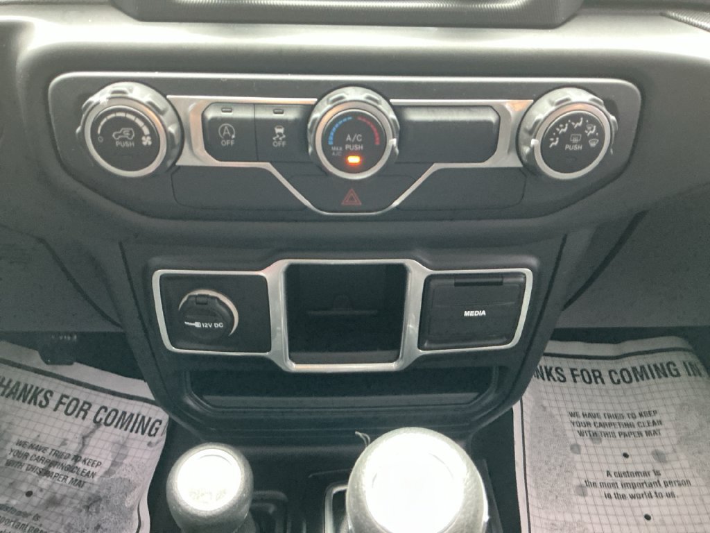 Used 2018 Jeep Wrangler Unlimited Sport AWD/4WD image 16