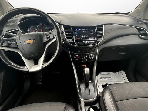 Used 2019 Chevrolet Trax LT w/ LT Convenience Package image 13