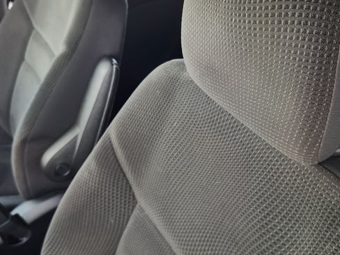 Used 2019 Dodge Grand Caravan SE FWD image 15