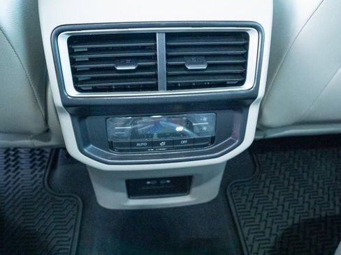 New 2026 Volkswagen Atlas SE image 32