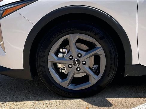Certified 2025 Kia K4 FWD image 7