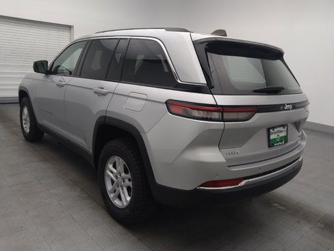 Used 2023 Jeep Grand Cherokee Laredo AWD/4WD image 5