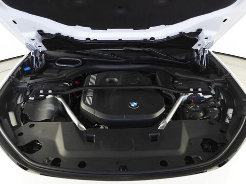 Used 2023 BMW 740i w/ Parking Assistance Package image 6