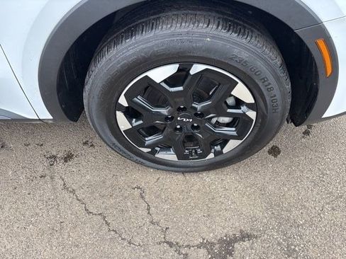 Used 2024 Kia Sorento S image 45