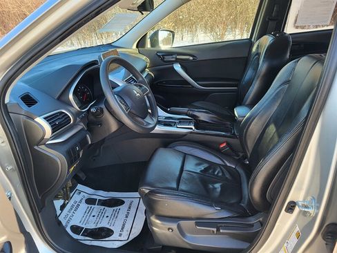 Used 2019 Mitsubishi Eclipse Cross LE image 10