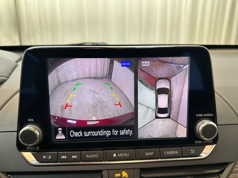 Used 2019 Nissan Altima 2.5 Platinum FWD image 17