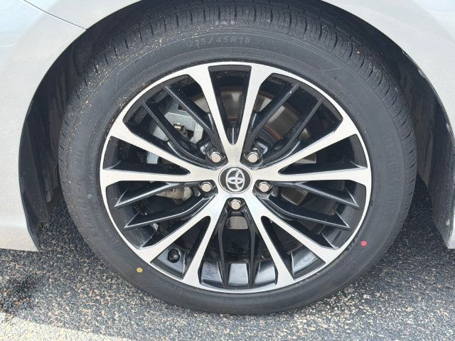 Used 2020 Toyota Camry SE FWD image 12