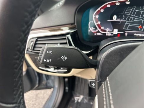 Used 2022 BMW 530i xDrive w/ Convenience Package image 27