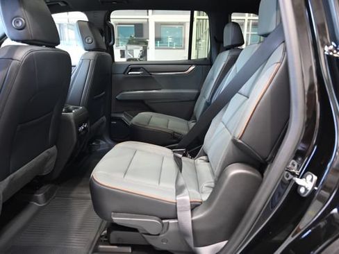 New 2026 GMC Acadia AT4 w/ Luxury Package AWD/4WD image 11
