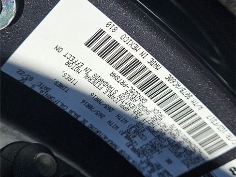 Used 2022 Toyota Tacoma TRD Off-Road image 17