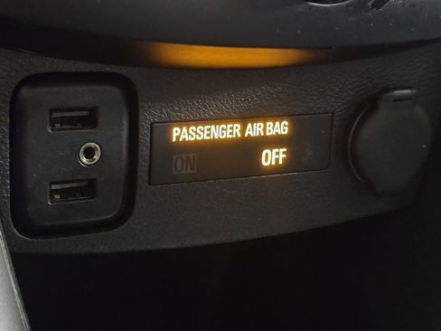 Used 2020 Chevrolet Trax LT w/ LT Convenience Package image 27