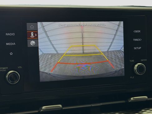 Used 2024 Kia Carnival LX FWD image 16