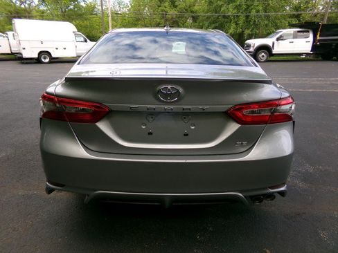 Used 2019 Toyota Camry SE FWD image 8