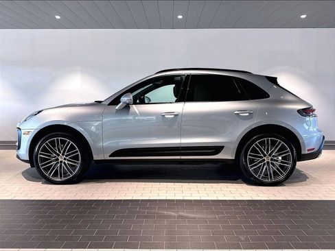 Used 2026 Porsche Macan AWD/4WD image 2