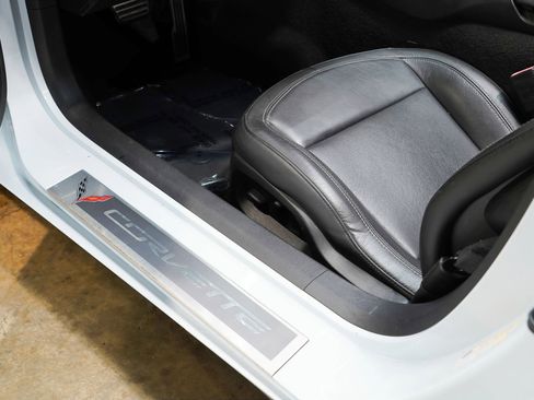 Used 2019 Chevrolet Corvette Stingray Coupe w/ 1LT RWD image 45