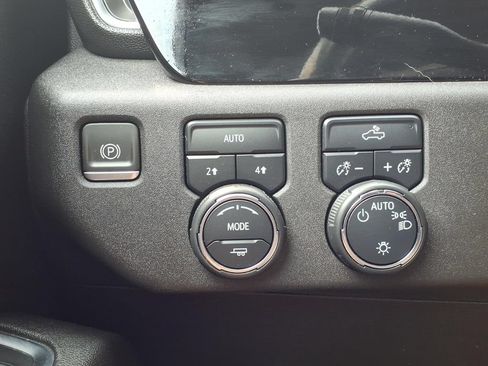 Used 2023 Chevrolet Silverado 1500 LT AWD/4WD image 24